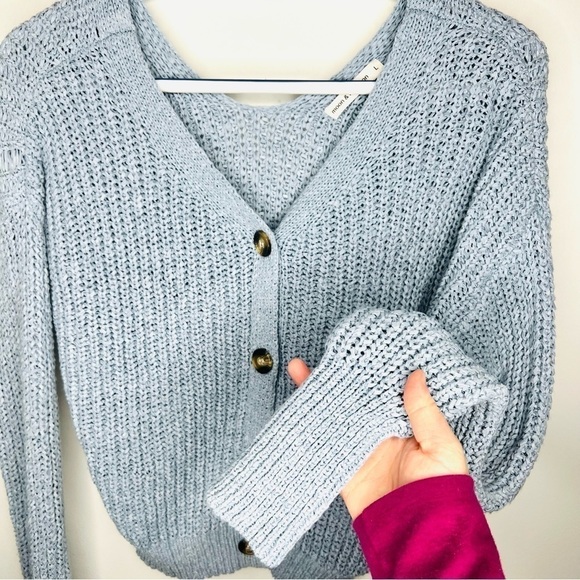 Moon and Madison Cropped Chunky Knit Button Up Cropped Cardigan Size Large - Picture 5 of 11
